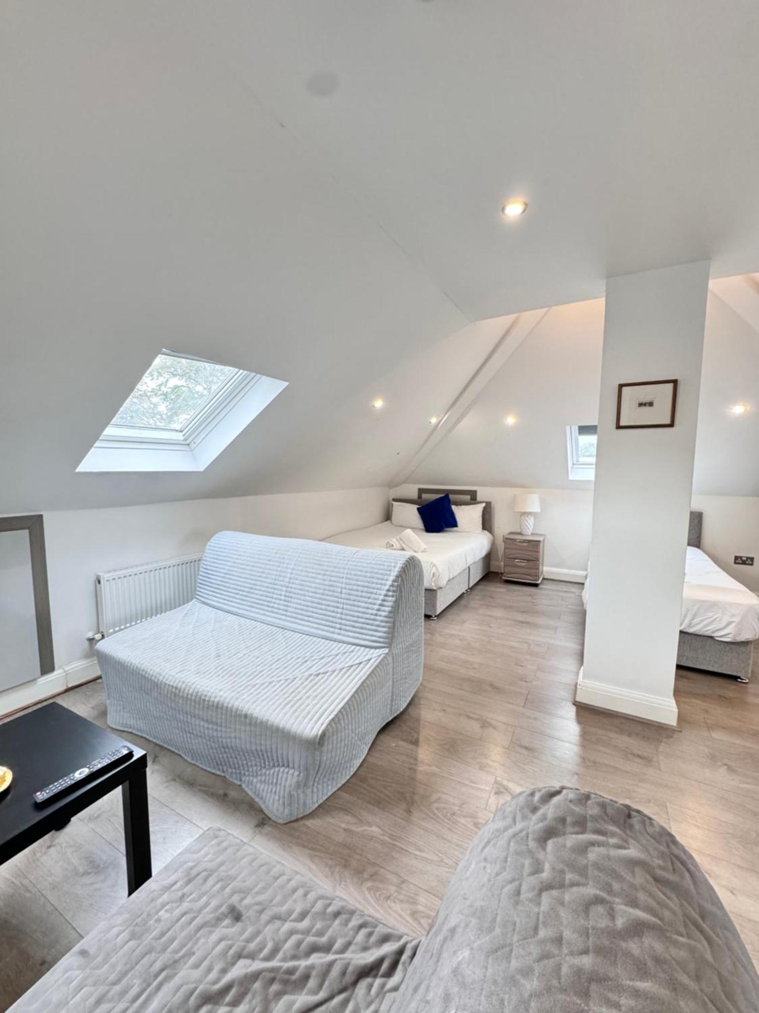 Hatton Apartments Heathrow Airport- Free Parking-Free Underground To And From Heathrow Airport Hatton Cross See Picture-See London Fast Hatton Cross To Central London 30Min Exteriör bild