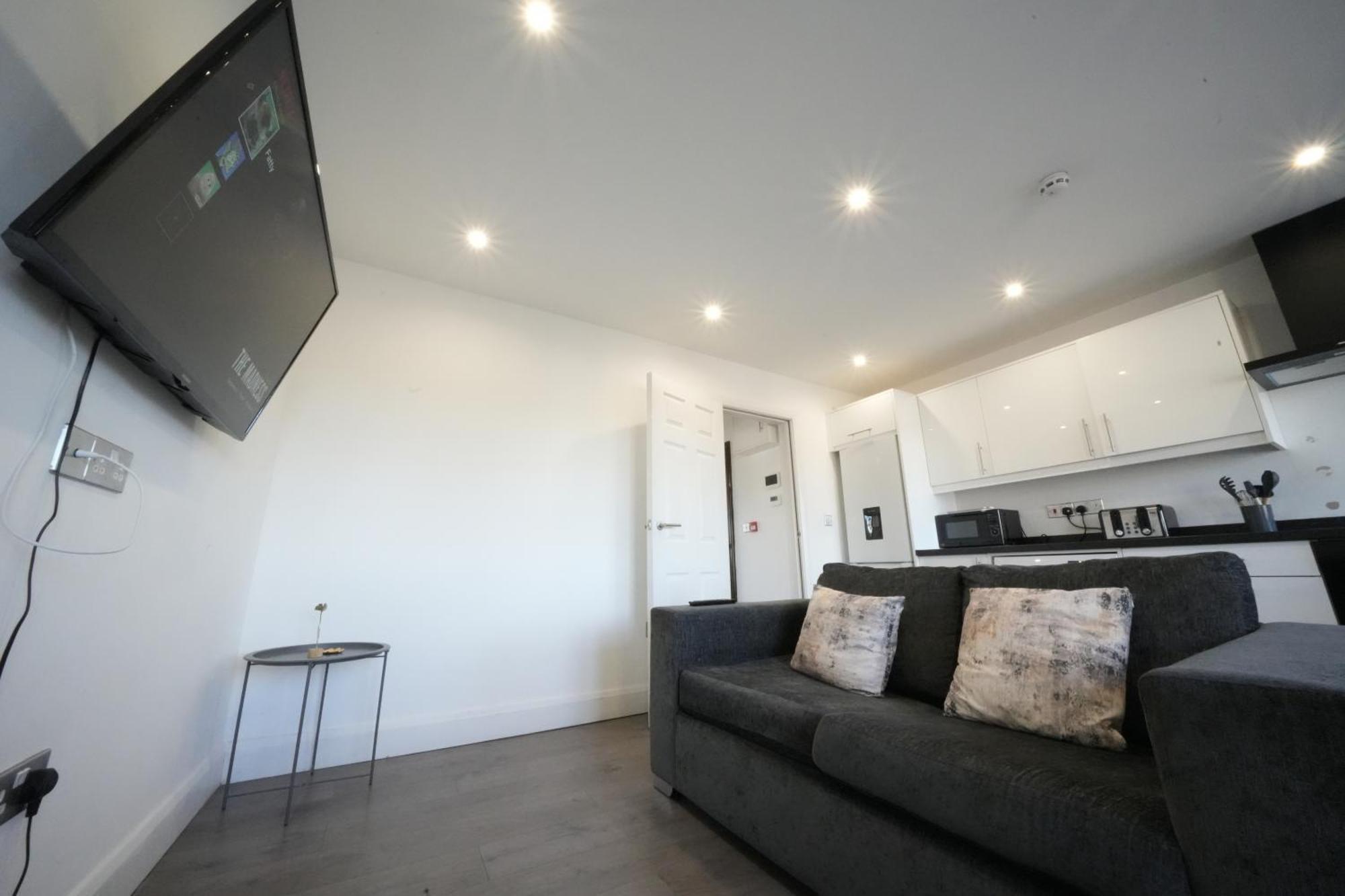 Hatton Apartments Heathrow Airport- Free Parking-Free Underground To And From Heathrow Airport Hatton Cross See Picture-See London Fast Hatton Cross To Central London 30Min Exteriör bild