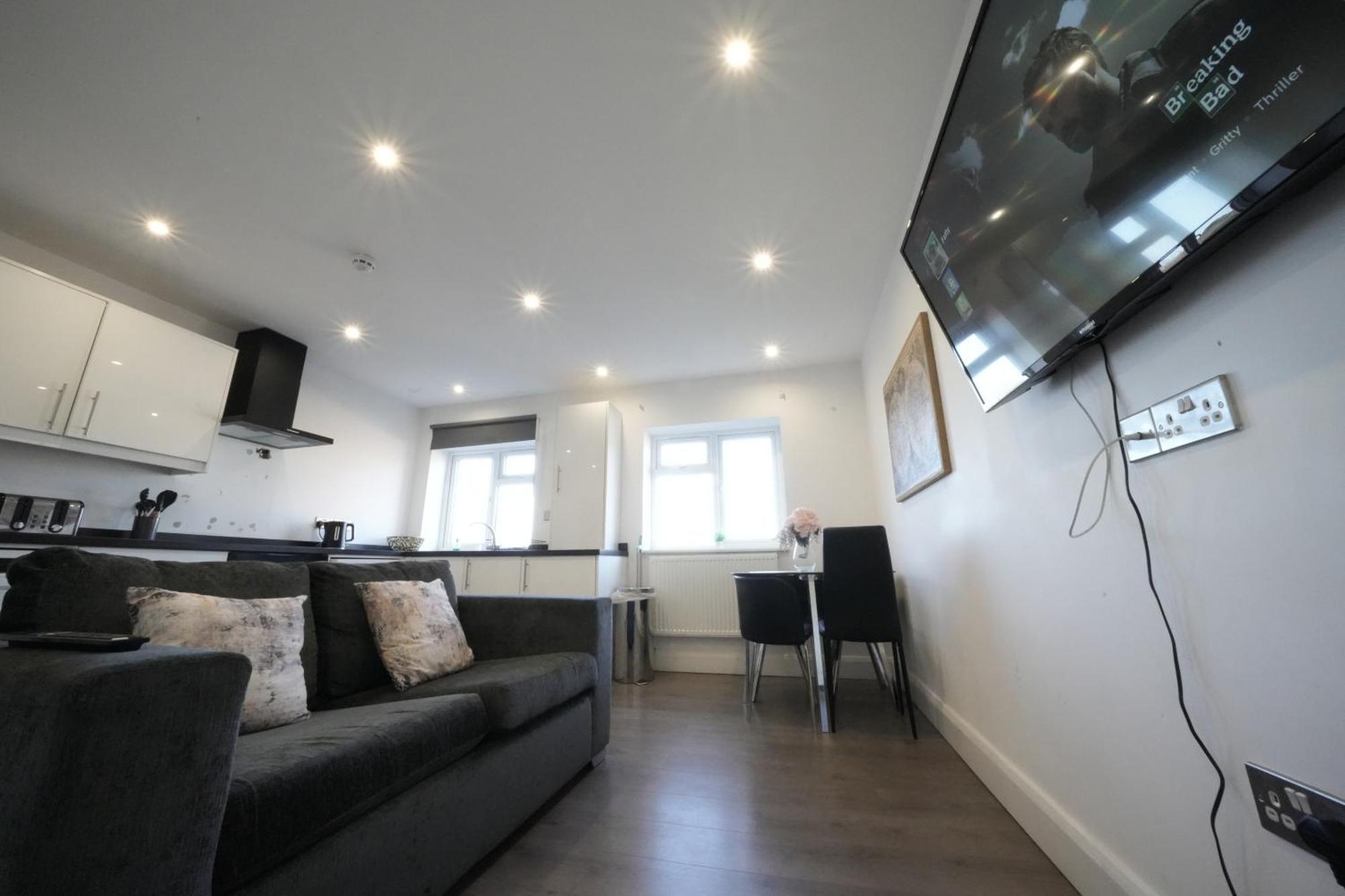 Hatton Apartments Heathrow Airport- Free Parking-Free Underground To And From Heathrow Airport Hatton Cross See Picture-See London Fast Hatton Cross To Central London 30Min Exteriör bild