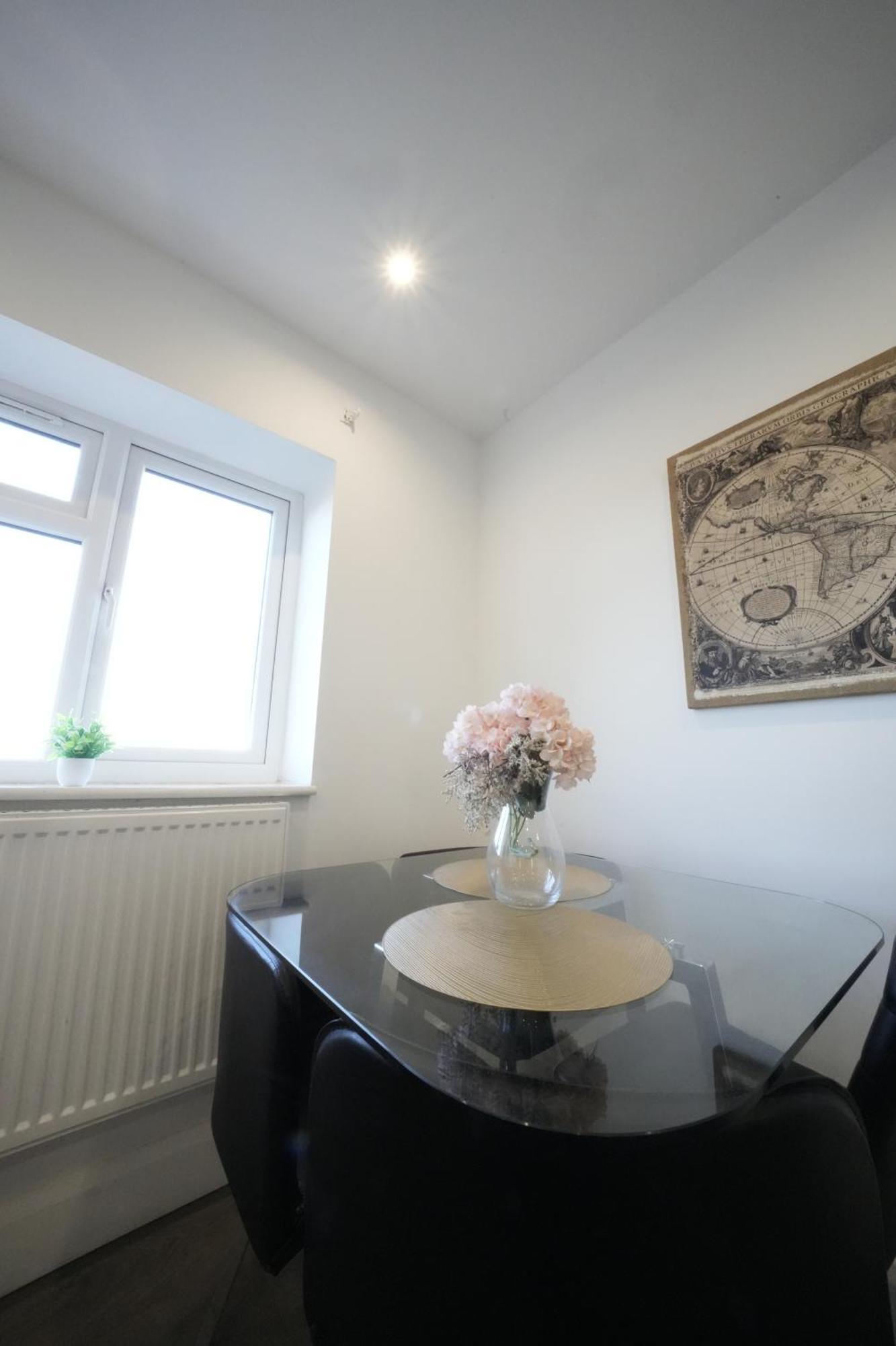 Hatton Apartments Heathrow Airport- Free Parking-Free Underground To And From Heathrow Airport Hatton Cross See Picture-See London Fast Hatton Cross To Central London 30Min Exteriör bild