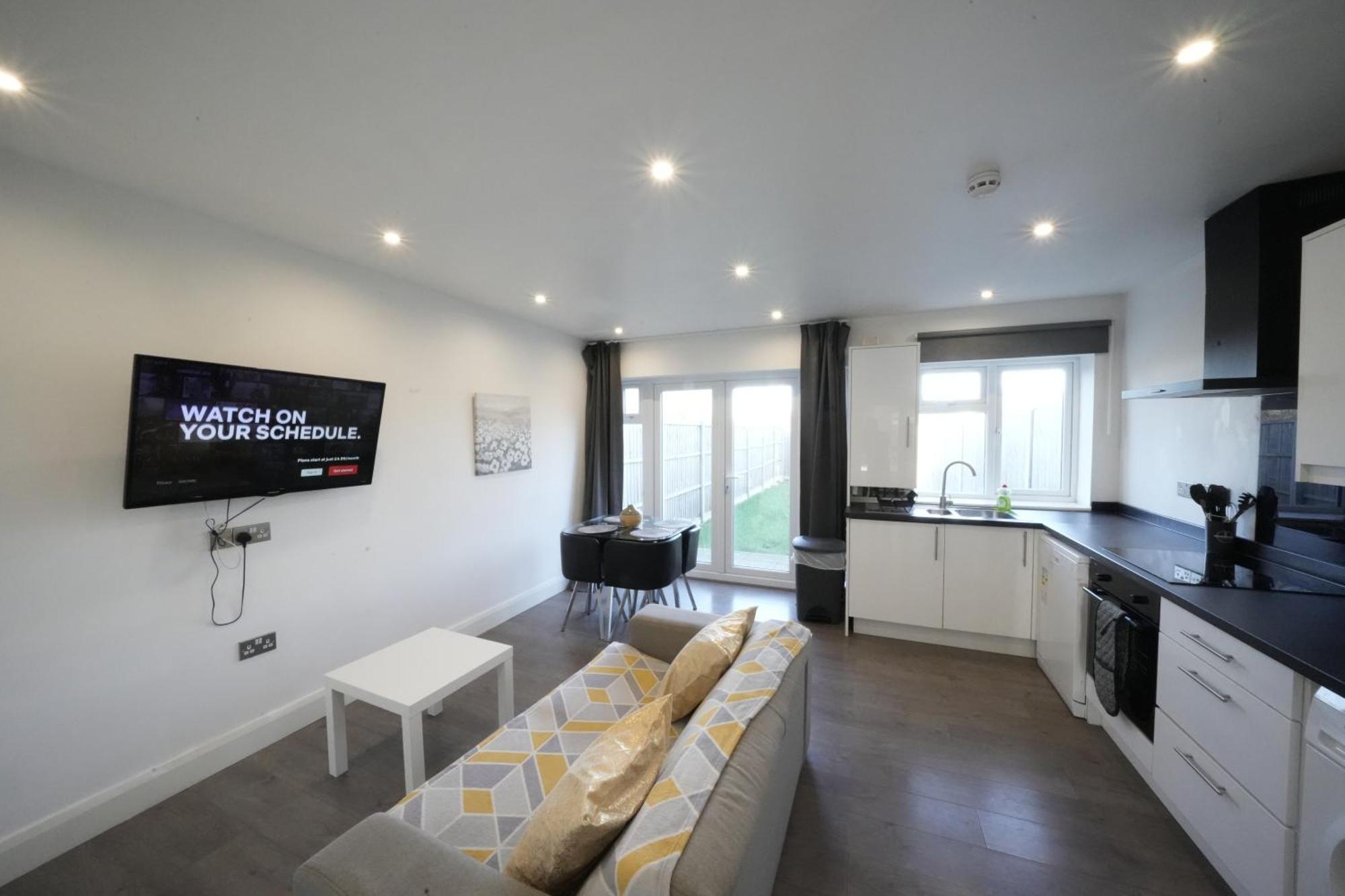 Hatton Apartments Heathrow Airport- Free Parking-Free Underground To And From Heathrow Airport Hatton Cross See Picture-See London Fast Hatton Cross To Central London 30Min Exteriör bild