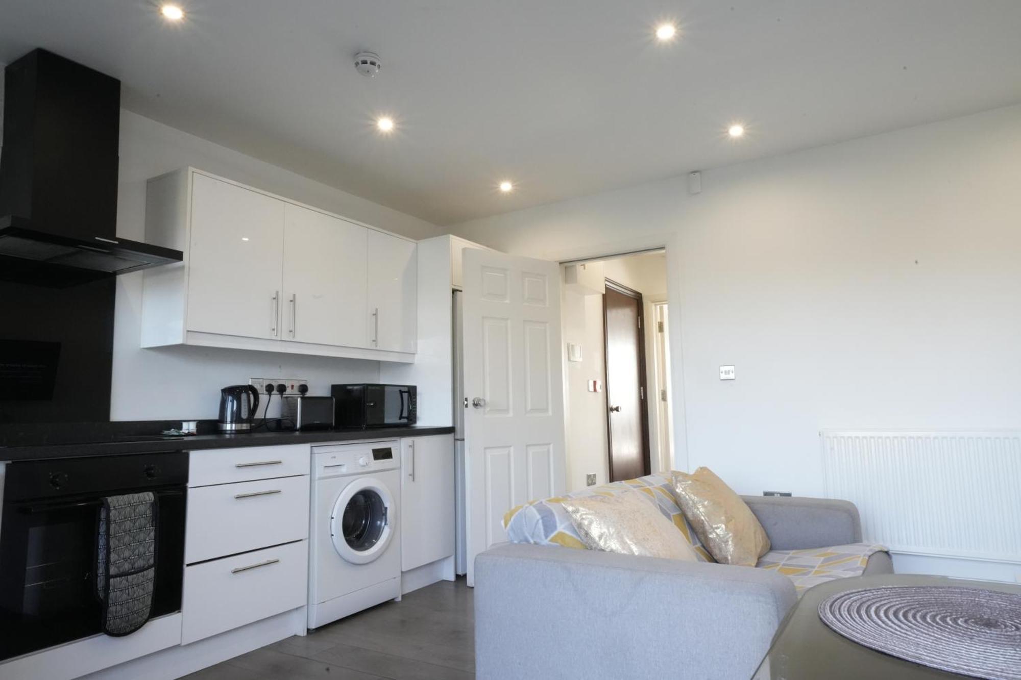 Hatton Apartments Heathrow Airport- Free Parking-Free Underground To And From Heathrow Airport Hatton Cross See Picture-See London Fast Hatton Cross To Central London 30Min Exteriör bild