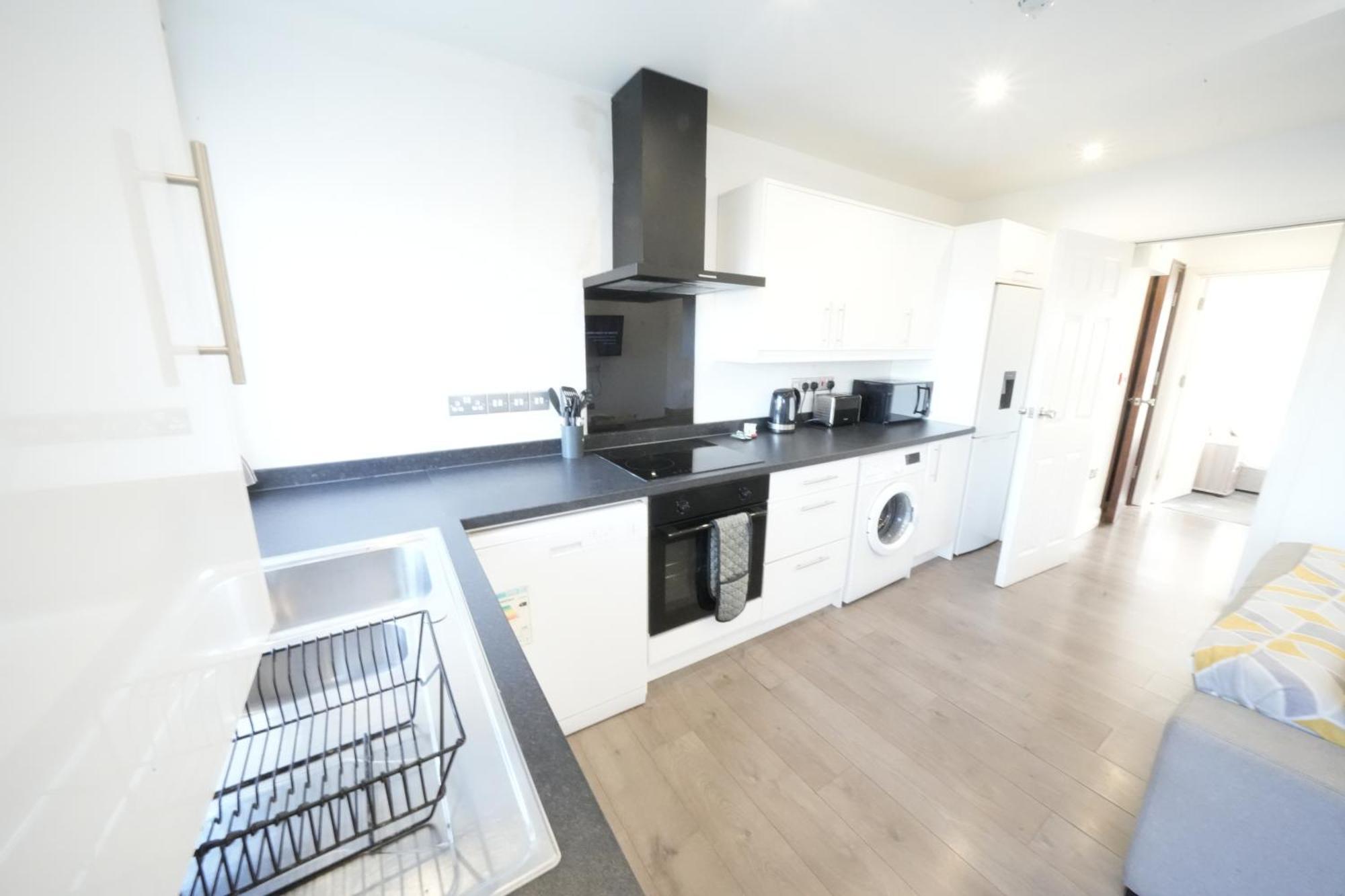 Hatton Apartments Heathrow Airport- Free Parking-Free Underground To And From Heathrow Airport Hatton Cross See Picture-See London Fast Hatton Cross To Central London 30Min Exteriör bild