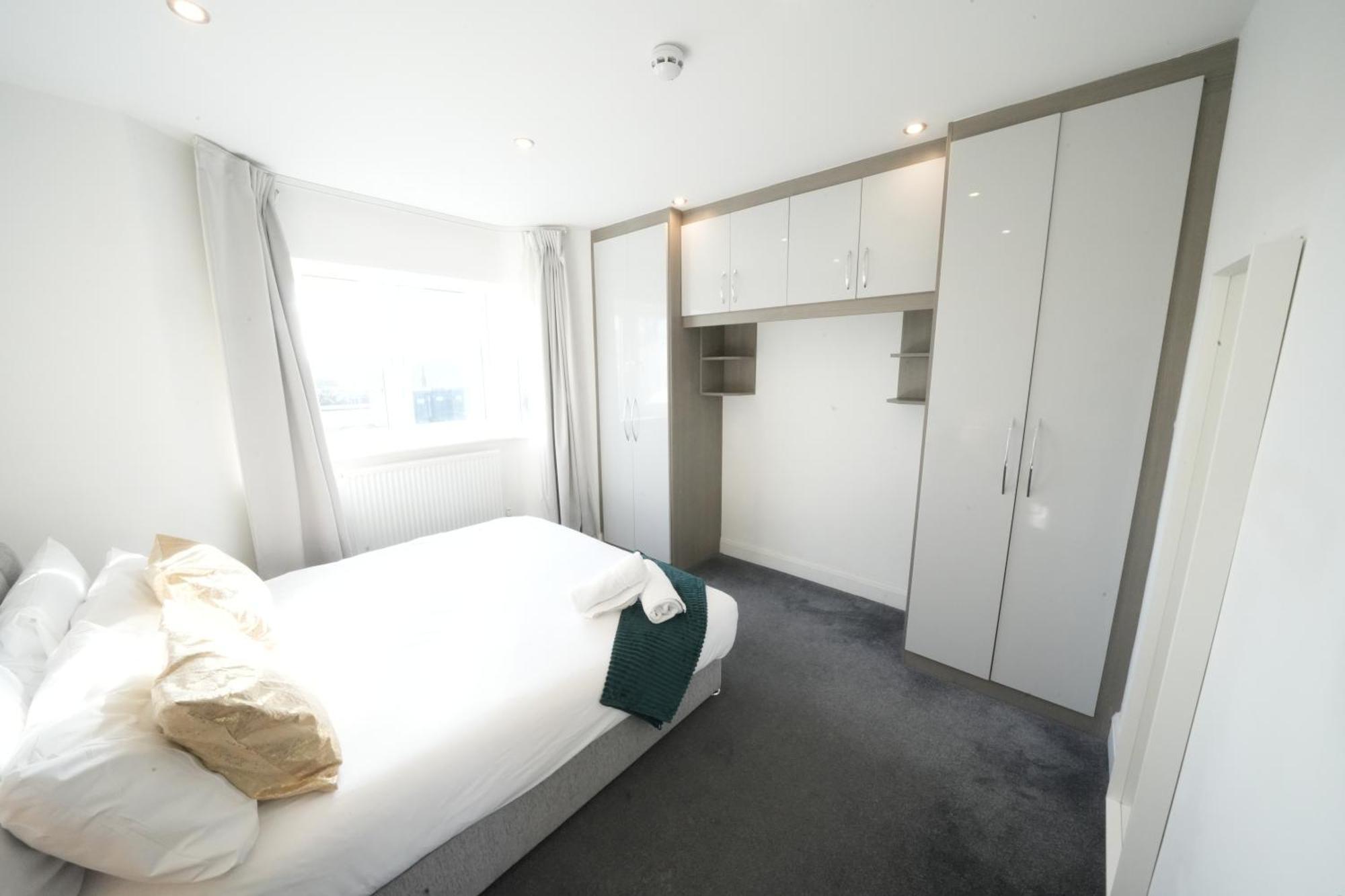 Hatton Apartments Heathrow Airport- Free Parking-Free Underground To And From Heathrow Airport Hatton Cross See Picture-See London Fast Hatton Cross To Central London 30Min Exteriör bild
