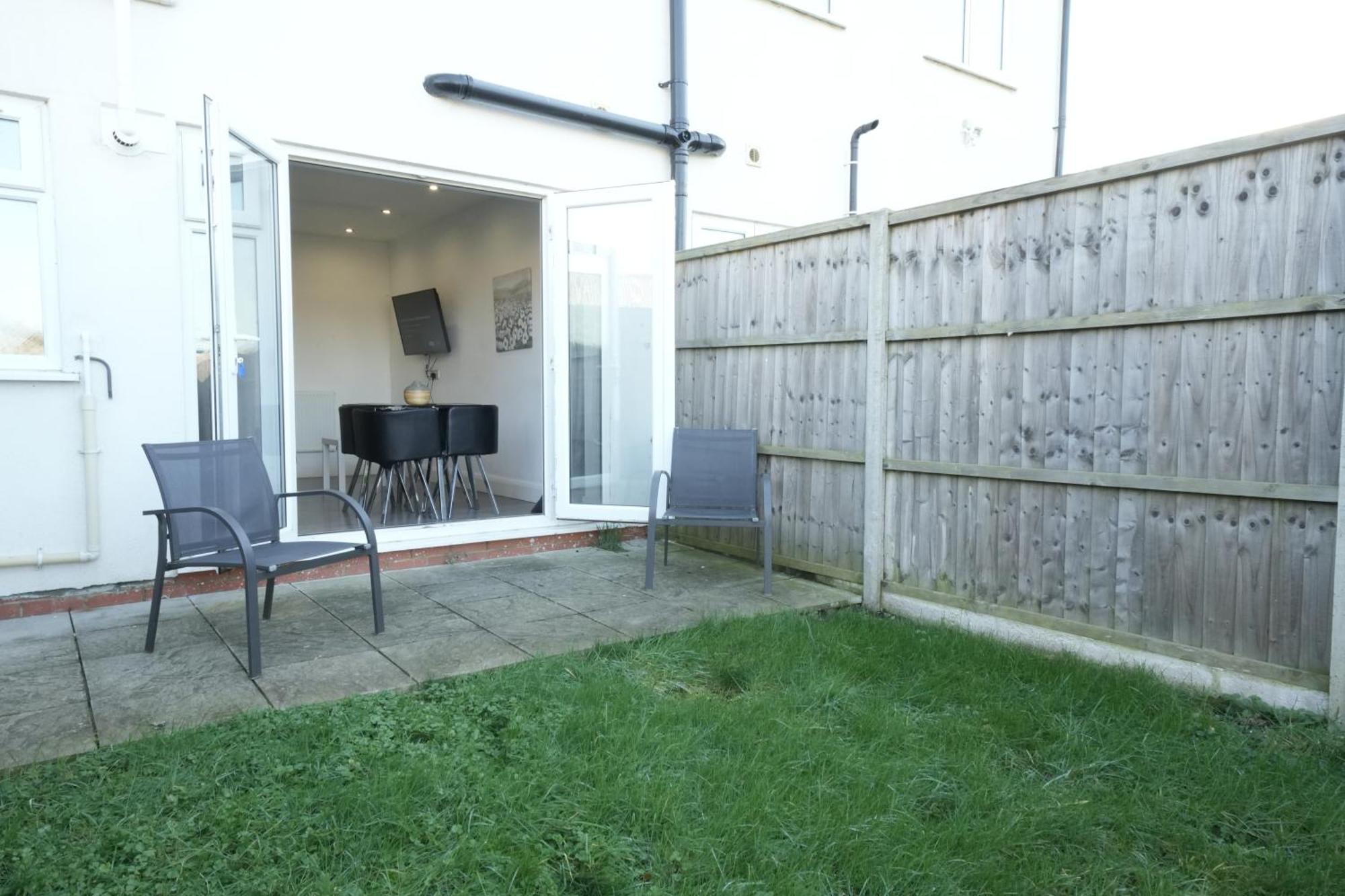 Hatton Apartments Heathrow Airport- Free Parking-Free Underground To And From Heathrow Airport Hatton Cross See Picture-See London Fast Hatton Cross To Central London 30Min Exteriör bild