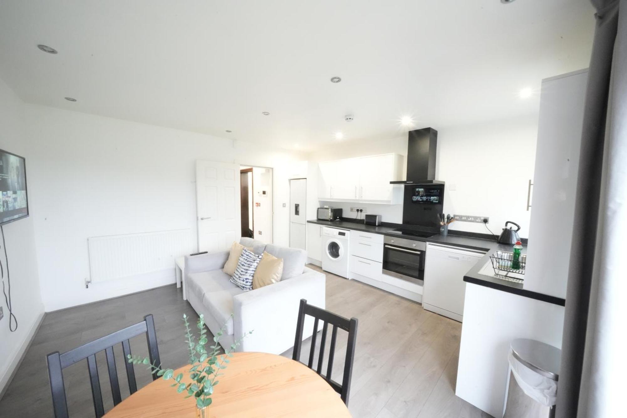 Hatton Apartments Heathrow Airport- Free Parking-Free Underground To And From Heathrow Airport Hatton Cross See Picture-See London Fast Hatton Cross To Central London 30Min Exteriör bild