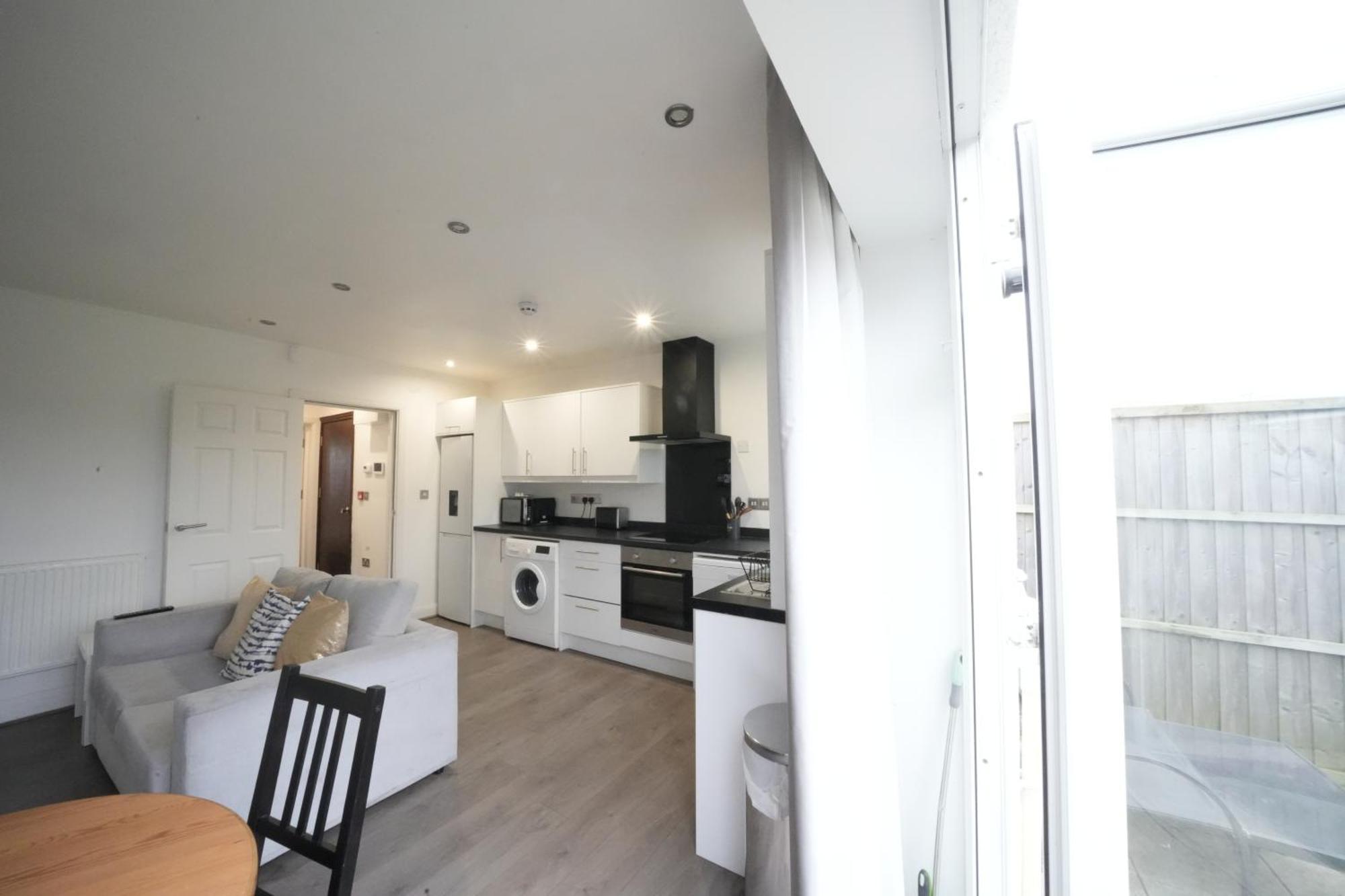 Hatton Apartments Heathrow Airport- Free Parking-Free Underground To And From Heathrow Airport Hatton Cross See Picture-See London Fast Hatton Cross To Central London 30Min Exteriör bild